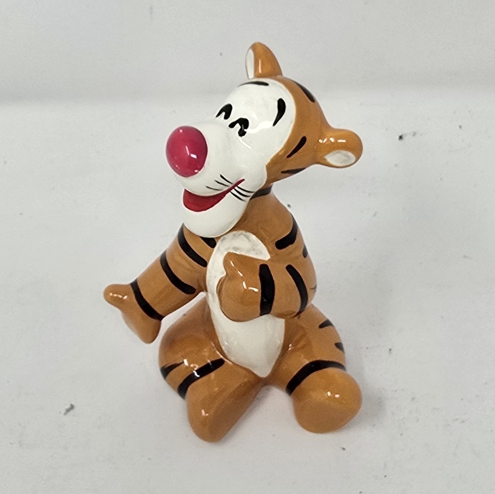 Vintage Walt Disney‎ Productions Japan ceramic Tigger figurine collectible - Picture 6 of 6